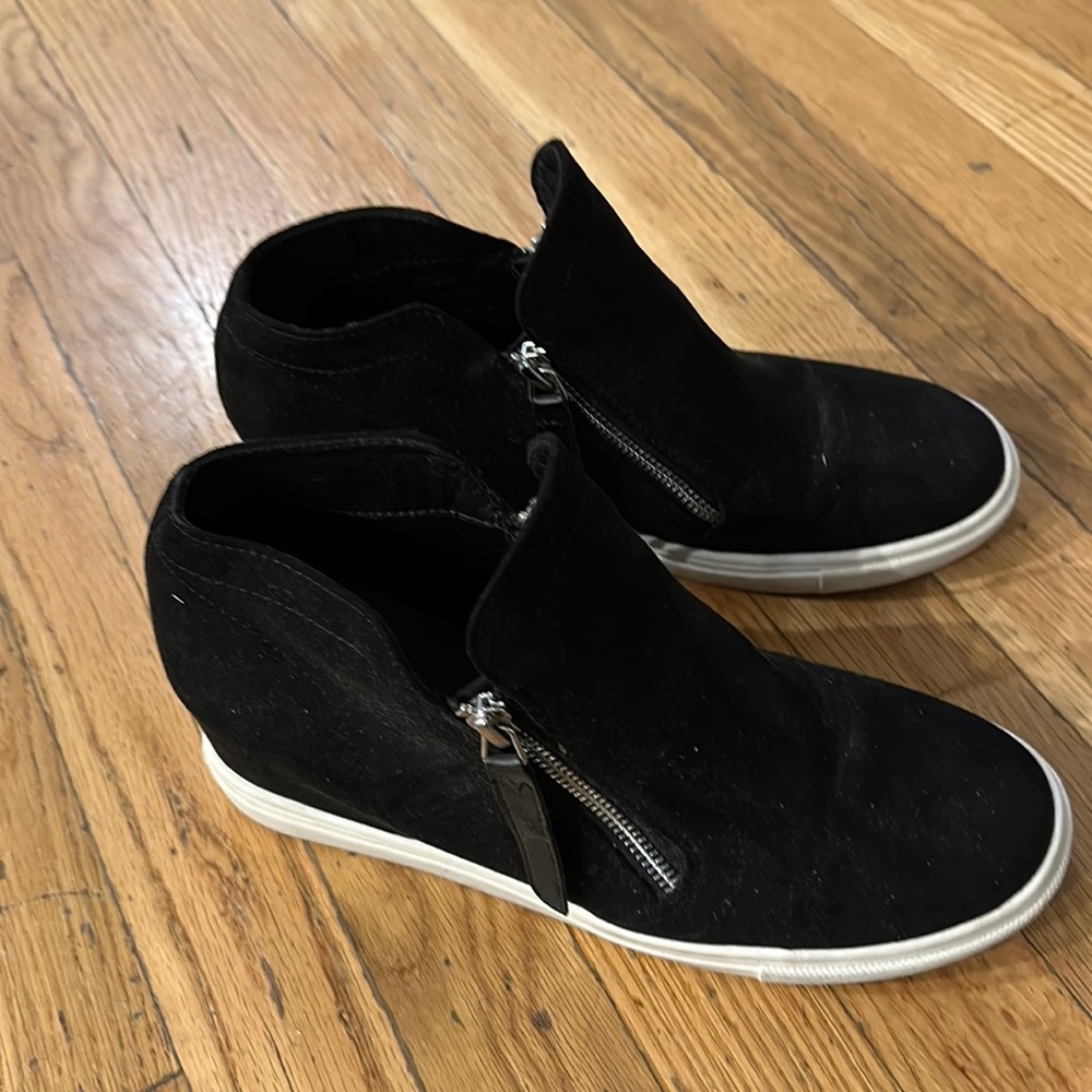 Madden girl heeled sneaker with side zippers